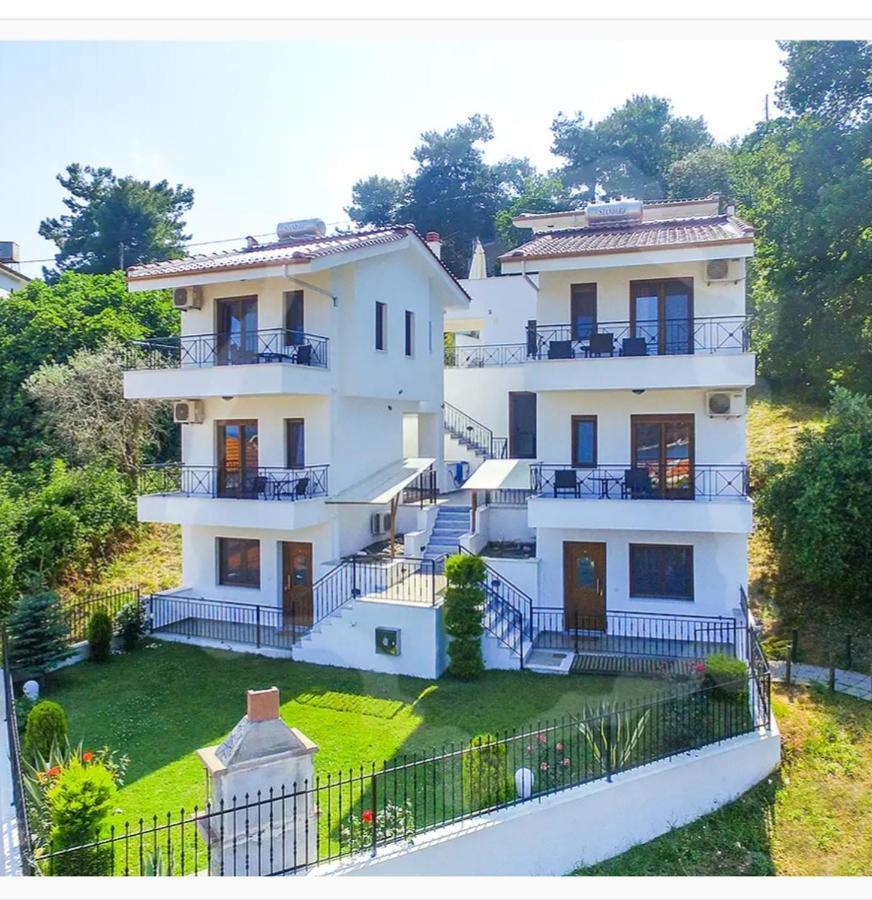 Loretta Maisonettes And Studios Chrysi Ammoudia Exterior photo